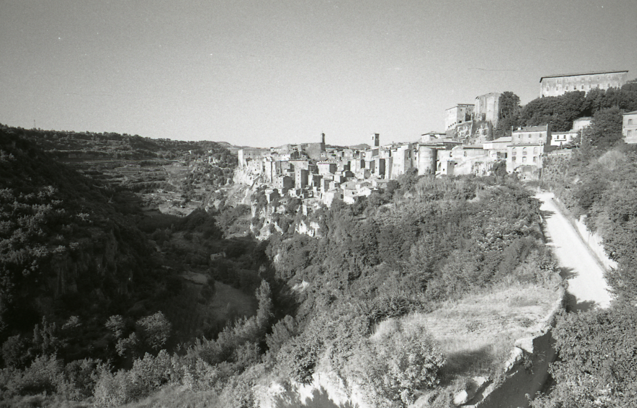 La Fortaleza de Orsini en Sorano - Sorano | Secret World Trip Planner