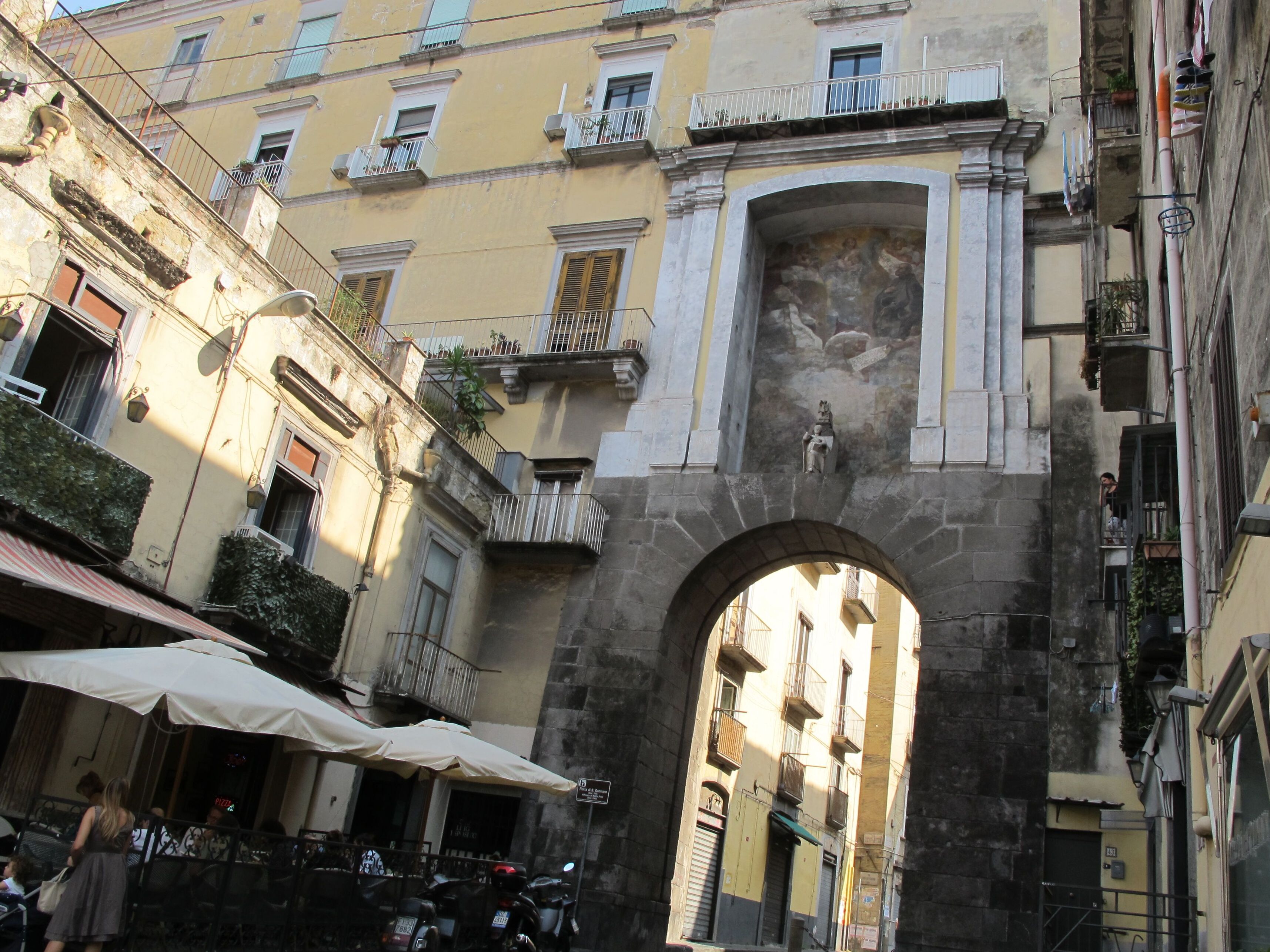 Неаполь | Porta S. Gennaro - Napoli | Secret World Trip Planner