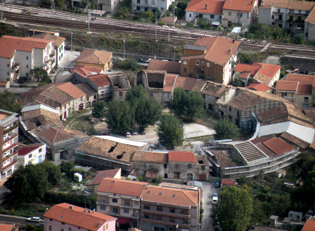 Het Verlasce Romeinse Amfitheater - Venafro | Secret World Trip Planner