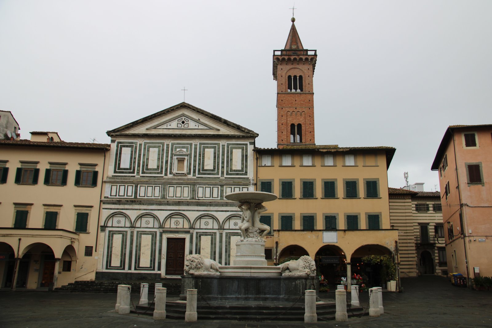 Piazza Farinata degli Uberti - Empoli | Secret World Trip Planner