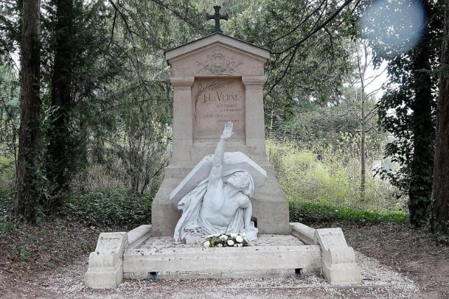 Het graf van Jules Verne - Amiens | Secret World Trip Planner