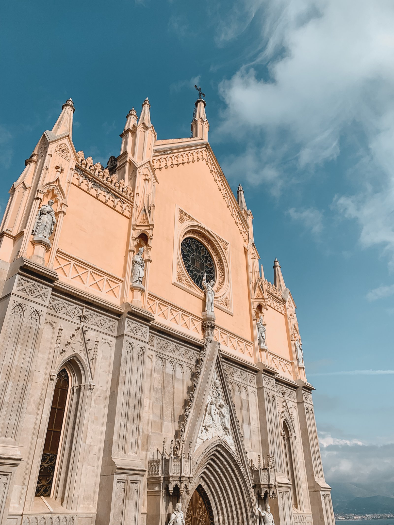 Tempel des Heiligen Franziskus - Gaeta | Secret World Trip Planner