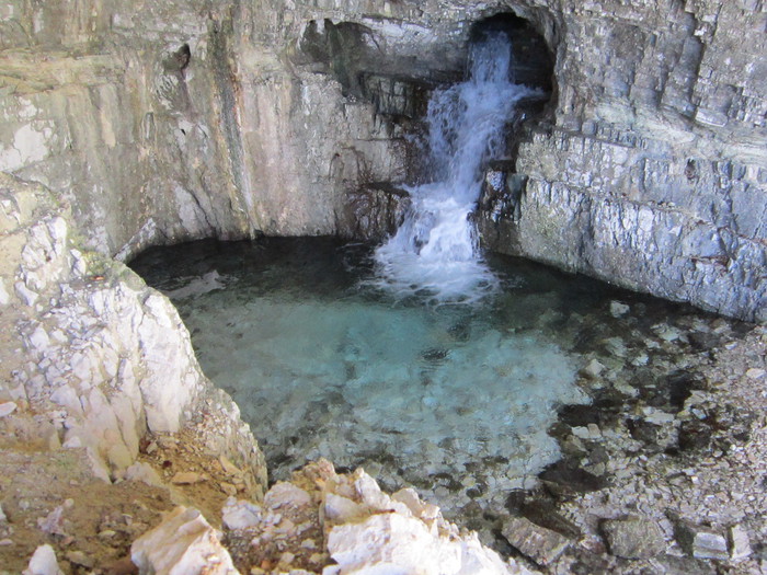 Schievo Grot - Barrea | Secret World Trip Planner
