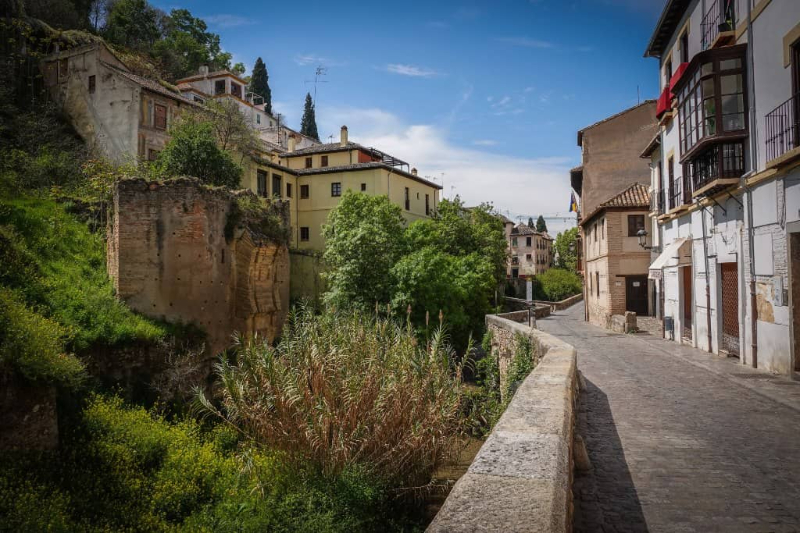Дарро Рейс - Granada | Secret World Trip Planner