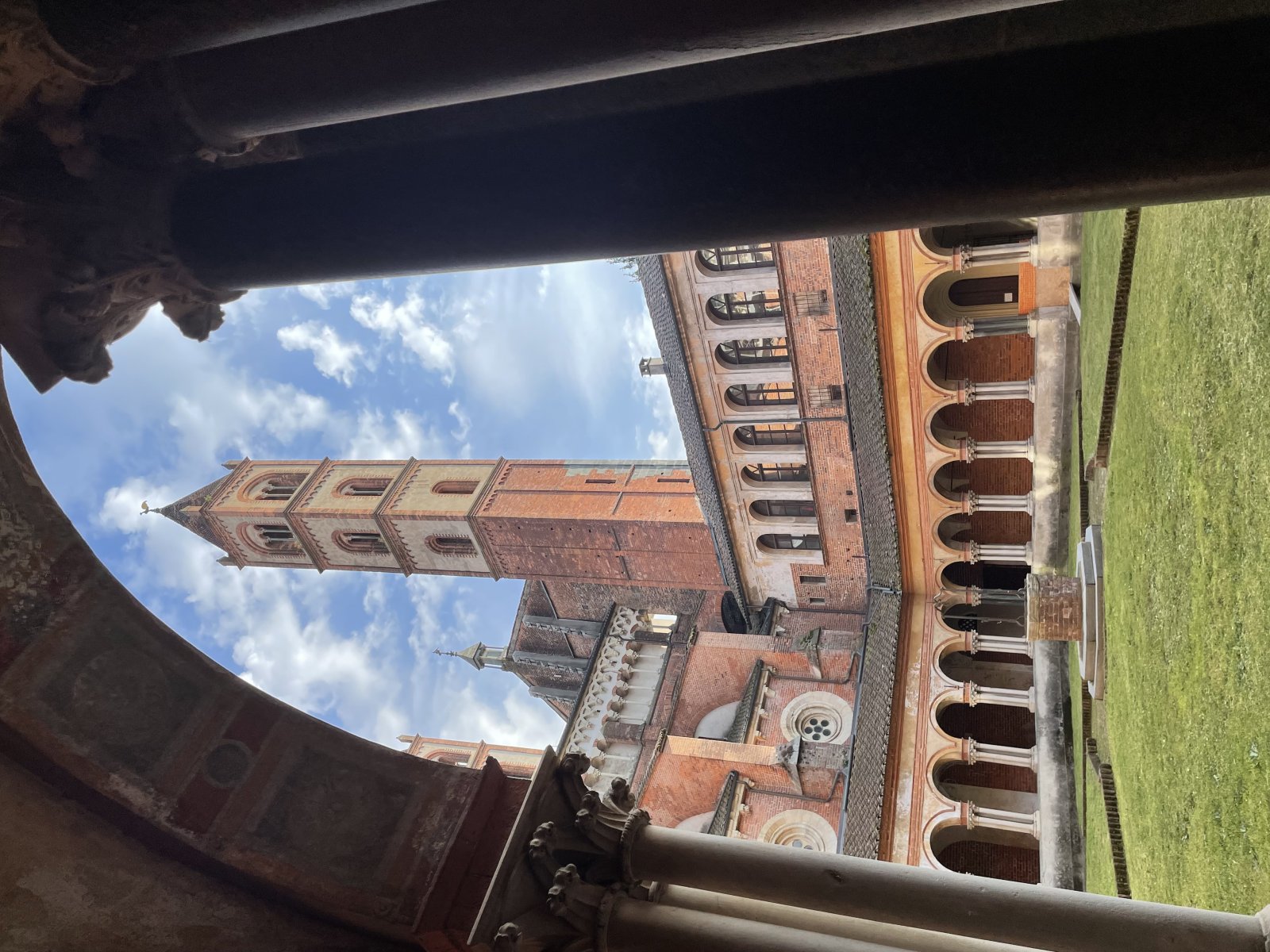 Basílica de San Andrés, - Vercelli | Secret World Trip Planner
