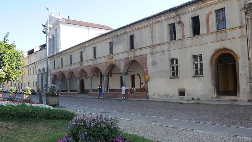 Dugentesque沙龙 - Vercelli | Secret World Trip Planner