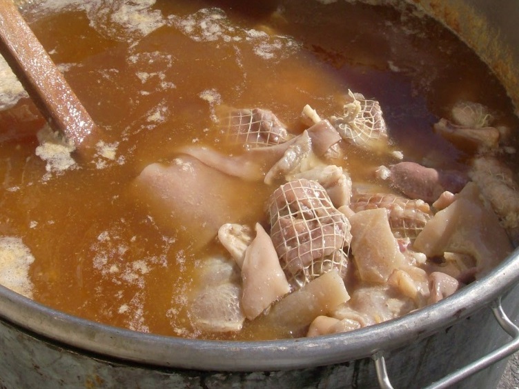 Buñuelos de cerdo - Reggio Calabria | Secret World Trip Planner