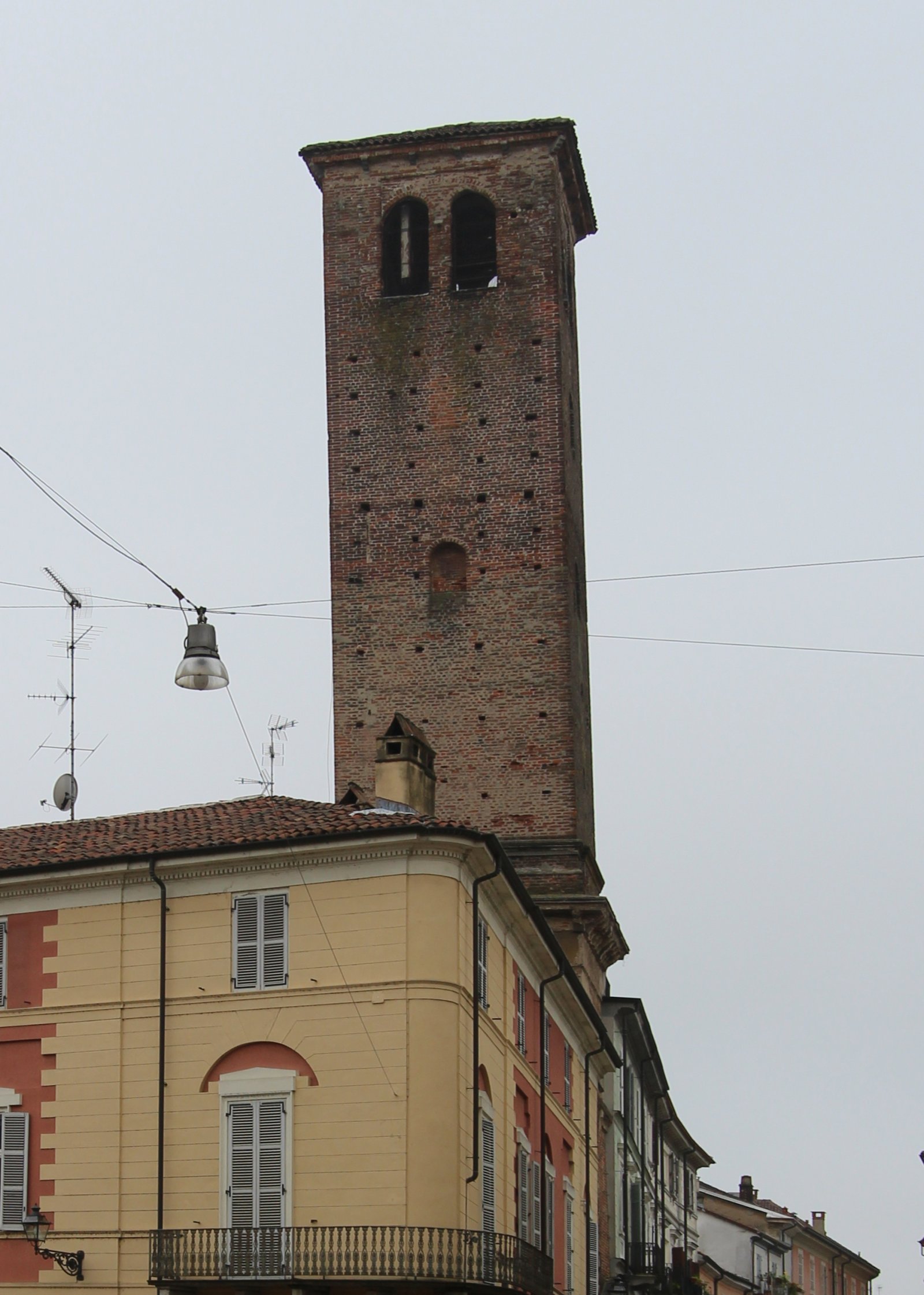 La torre del Broletto - Torre di Città | Secret World Trip Planner