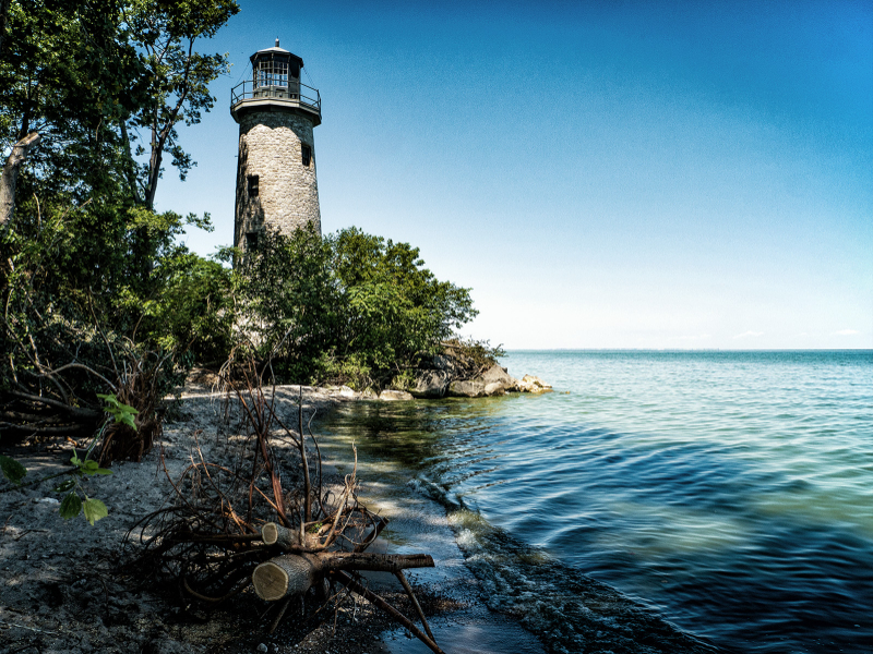 Latarnia morska na wyspie Pelee - Pelee Island | Secret World Trip Planner