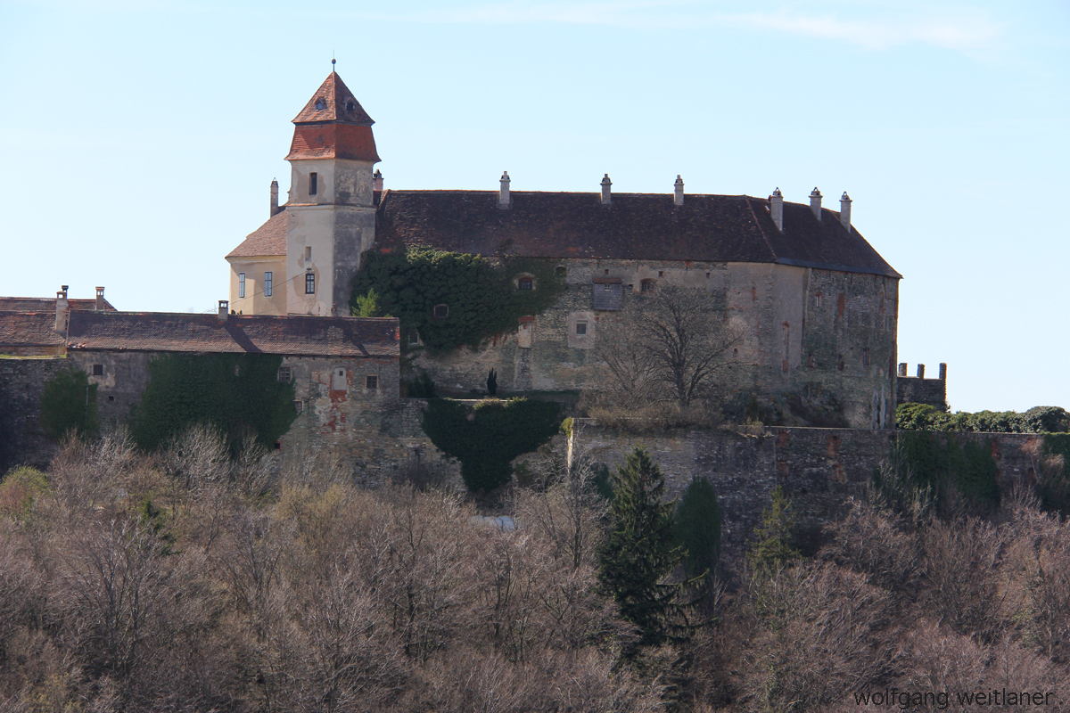 Castillo de Ámbar - Bernstein | Secret World Trip Planner