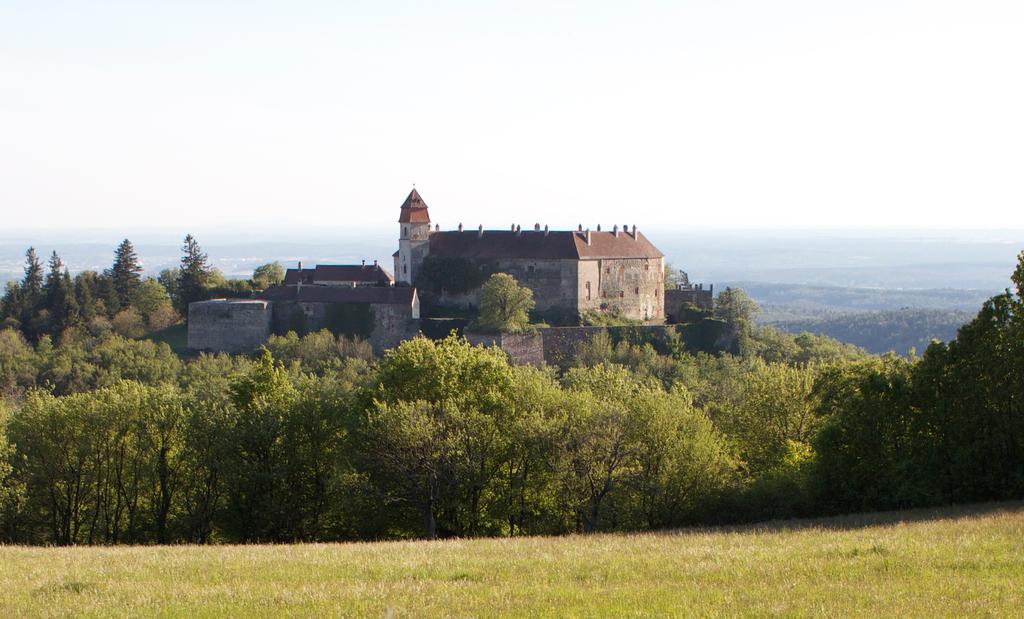 Castillo de Ámbar - Bernstein | Secret World Trip Planner