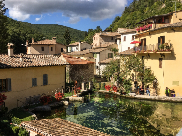 Rasiglia e suas fontes - 06034 Foligno PG | Secret World Trip Planner