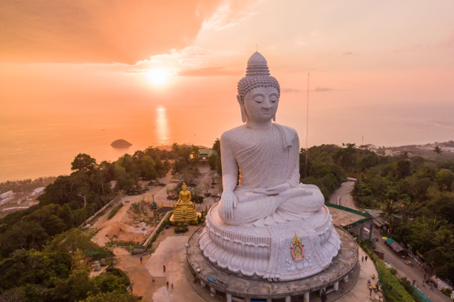 A estátua do Grande Buda - Karon | Secret World Trip Planner