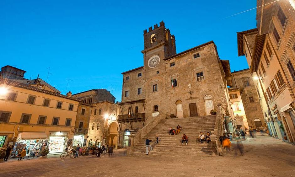 Platz der Republik - Cortona | Secret World Trip Planner