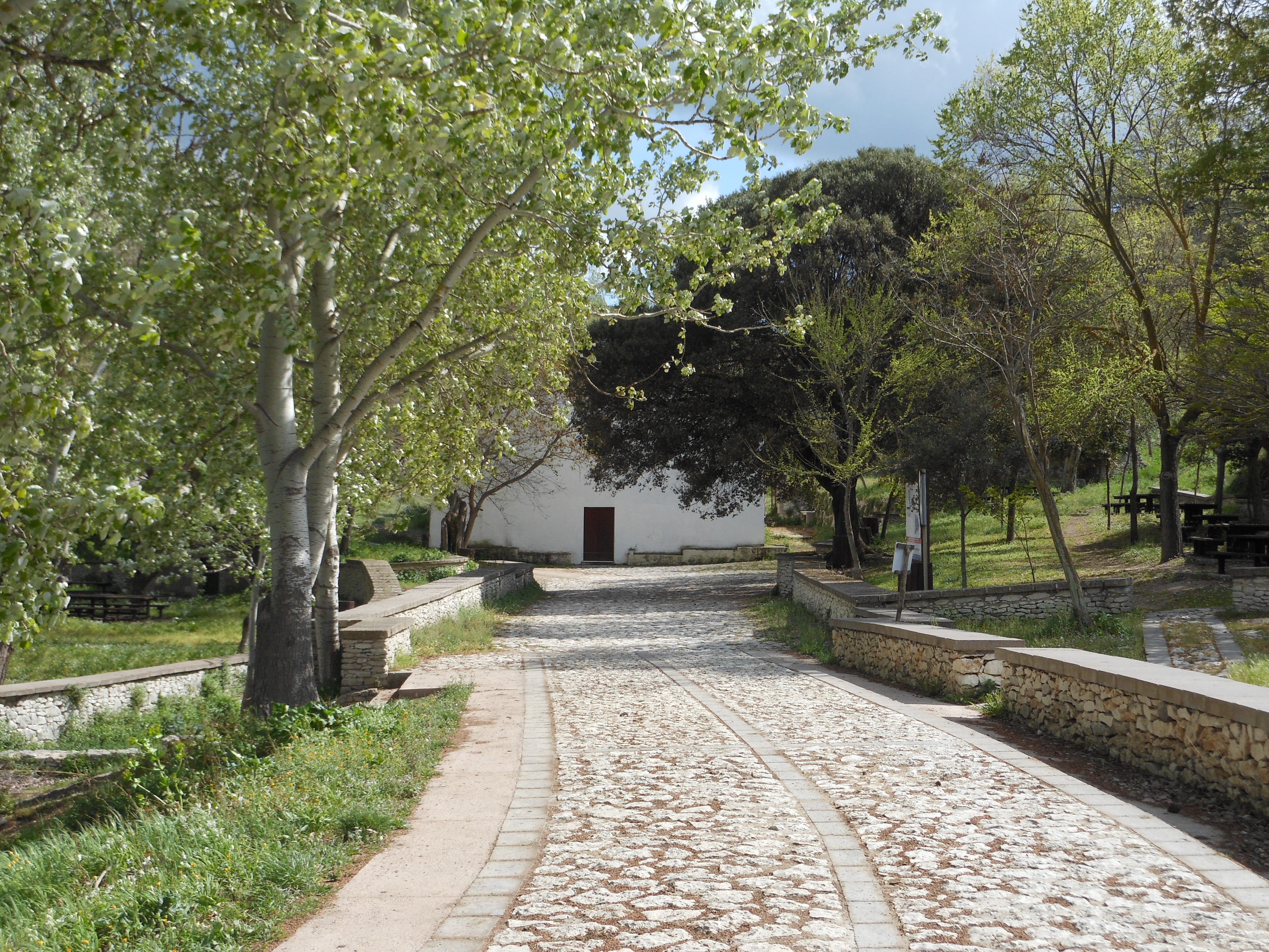 El Tesoro de Santa Giusta y las cuatro calaveras guardianas - Chiaramonti | Secret World Trip Planner