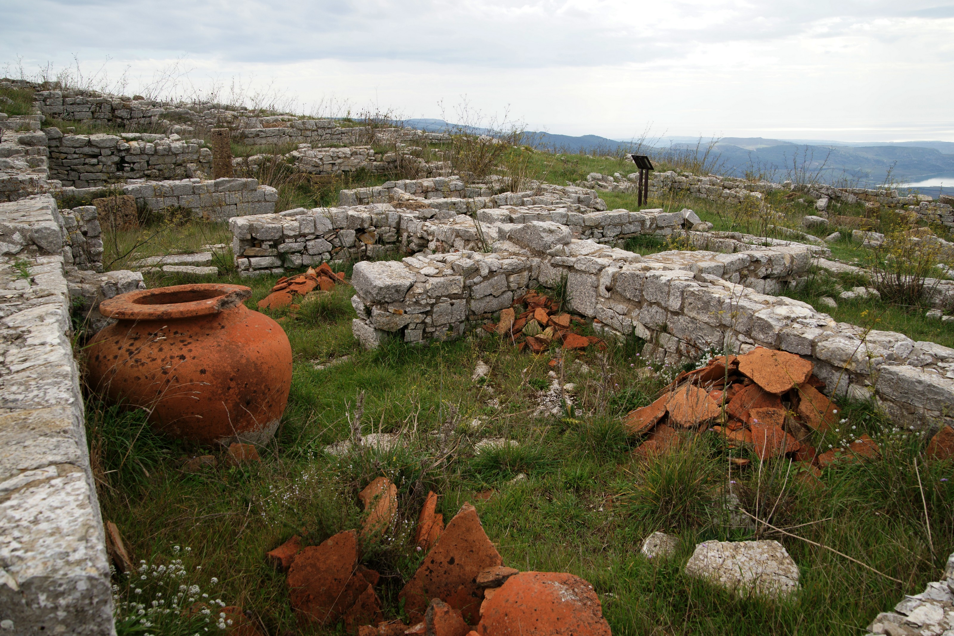 Zona arqueológica del monte Adranone - Adragna | Secret World Trip Planner