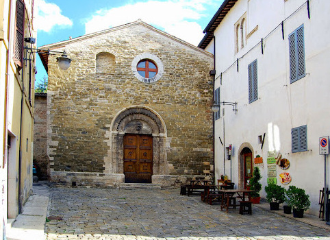 Kirche Santa Maria Laurentia - Bevagna | Secret World Trip Planner