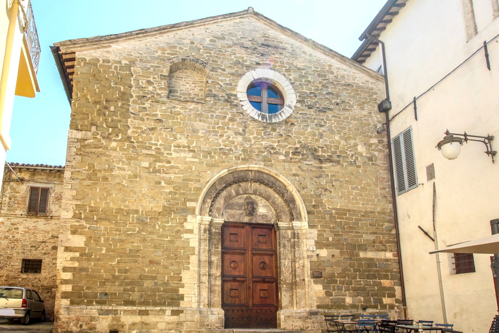 Kirche Santa Maria Laurentia - Bevagna | Secret World Trip Planner