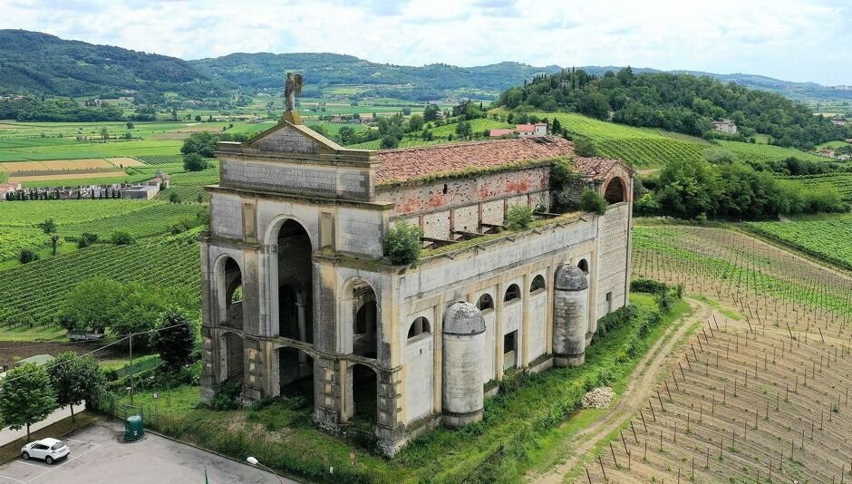 The unfinished church of Brendola - Brendola | Secret World Trip Planner