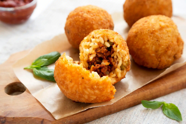 Arancini de Montalbano - Ragusa | Secret World Trip Planner