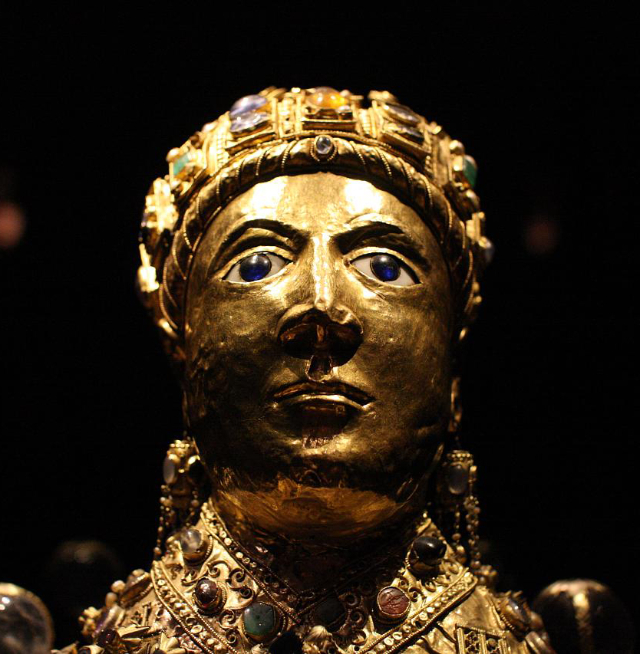Relicario de oro de Sainte Foy - Conques-en-Rouergue | Secret World Trip Planner