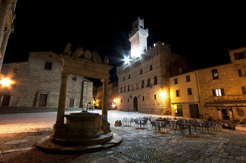 Piazza Grande - Montepulciano | Secret World Trip Planner