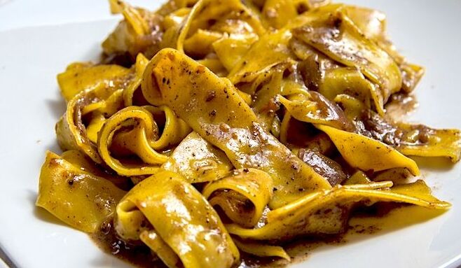 Pappardelle con salsa de liebre - Montepulciano | Secret World Trip Planner