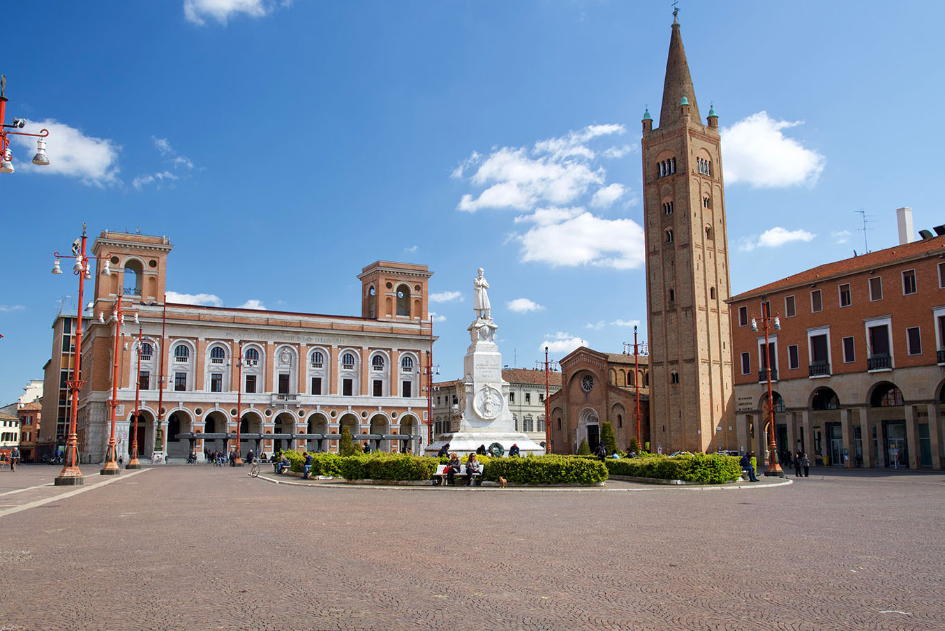 Piazza Saffi - Forlì | Secret World Trip Planner