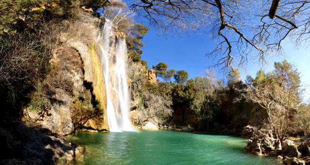 Wodospad Sillans-la-Cascade - Sillans-la-Cascade | Secret World Trip Planner
