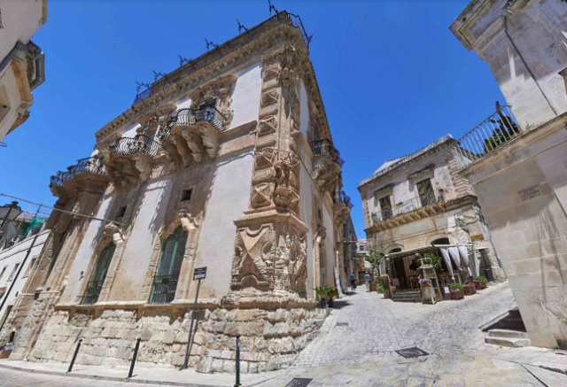 Benevento-paleis - Scicli | Secret World Trip Planner
