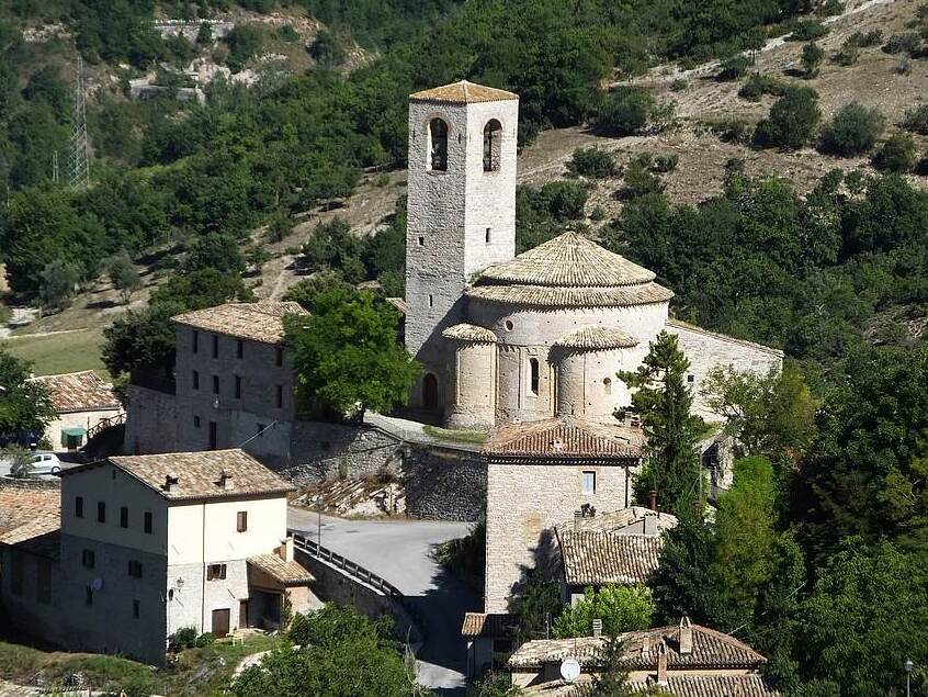 Chiesa di San Giusto in San Maroto - Pievebovigliana | Secret World Trip Planner