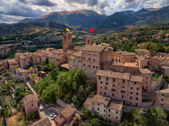 Dorp Sarnano - Sarnano | Secret World Trip Planner