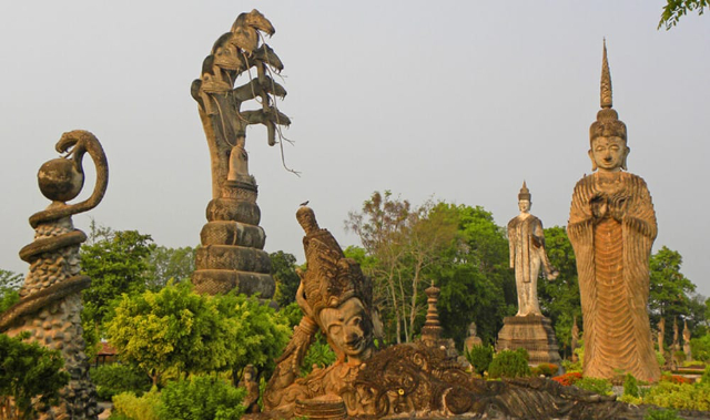 Parque do Buda Sala Keoku - Wat That | Secret World Trip Planner