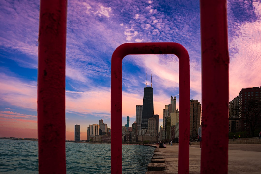 Una Domenica Pomeriggio sull'Isola della Grande-Jatte,  - Chicago | Secret World Trip Planner