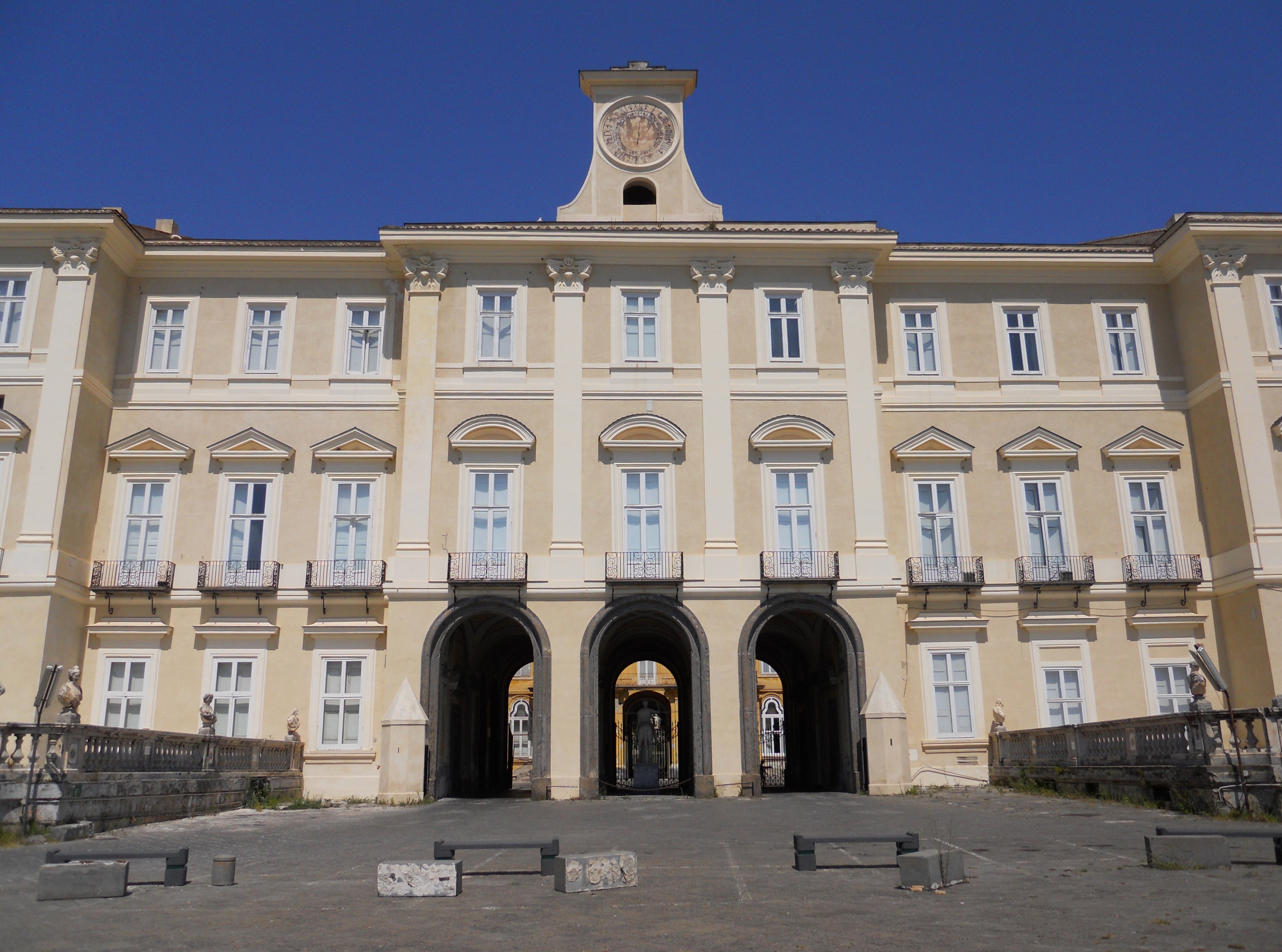 Paleis van Portici - Portici | Secret World Trip Planner