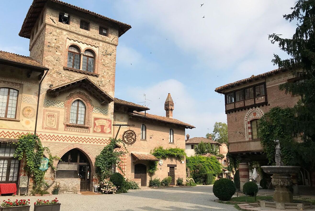 Miejscowość Grazzano Visconti - Grazzano Visconti | Secret World Trip Planner