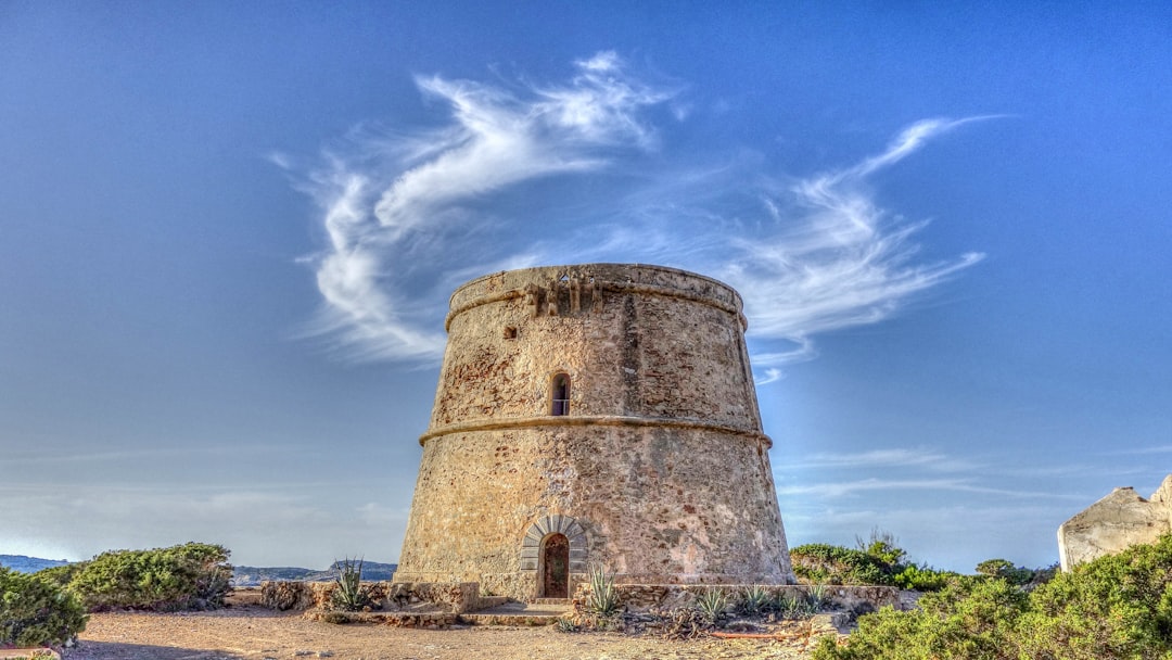 Parnas-Turm - Joppolo | Secret World Trip Planner