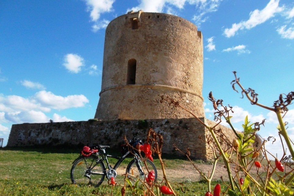 Torre Vecchia di Capo Rizzuto - Capo Rizzuto | Secret World Trip Planner