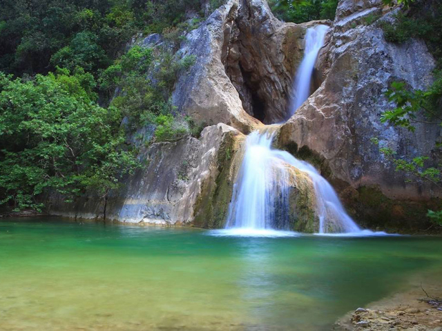 Chute d'eau de Valtas - Valta | Secret World Trip Planner