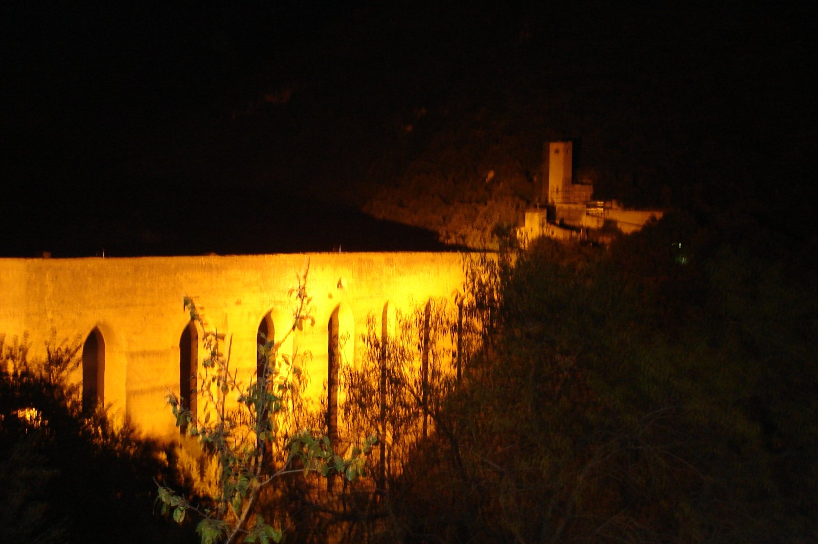 Ponte delle due Torri - Spoleto | Secret World Trip Planner