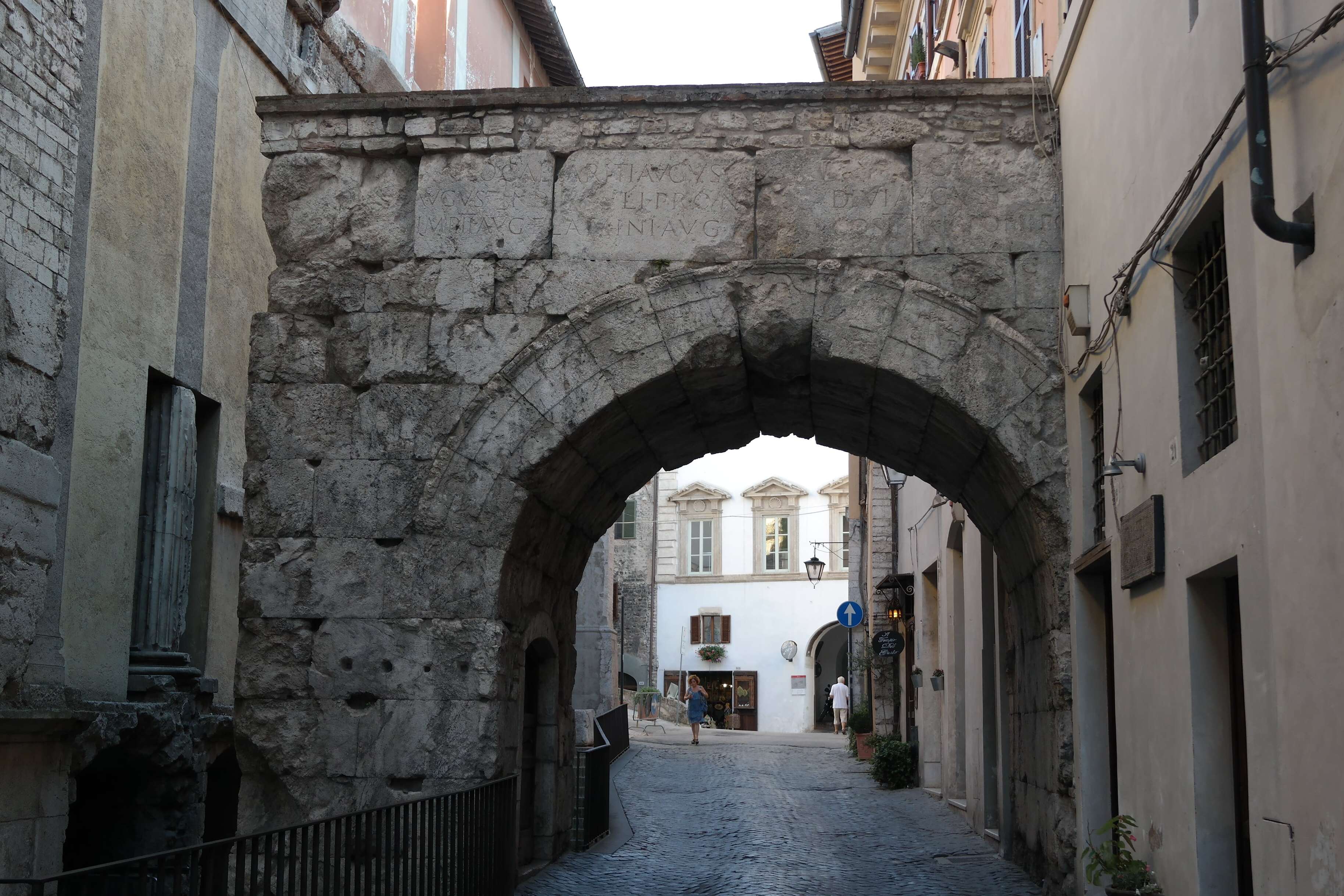 Arc de Drusus et Germanicus - Spoleto | Secret World Trip Planner