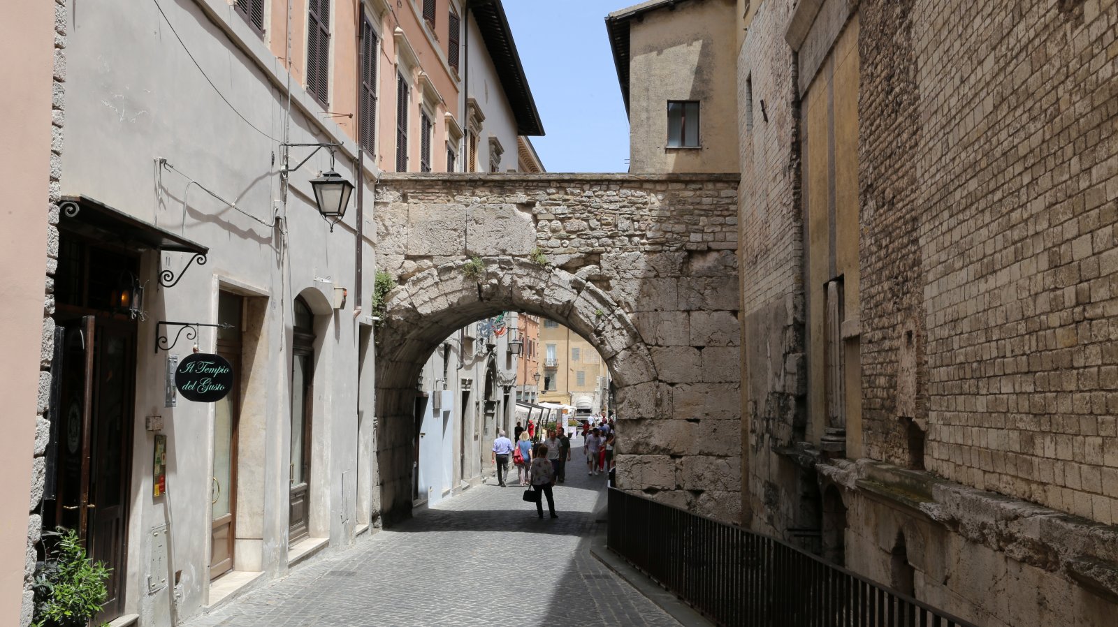 Arc de Drusus et Germanicus - Spoleto | Secret World Trip Planner