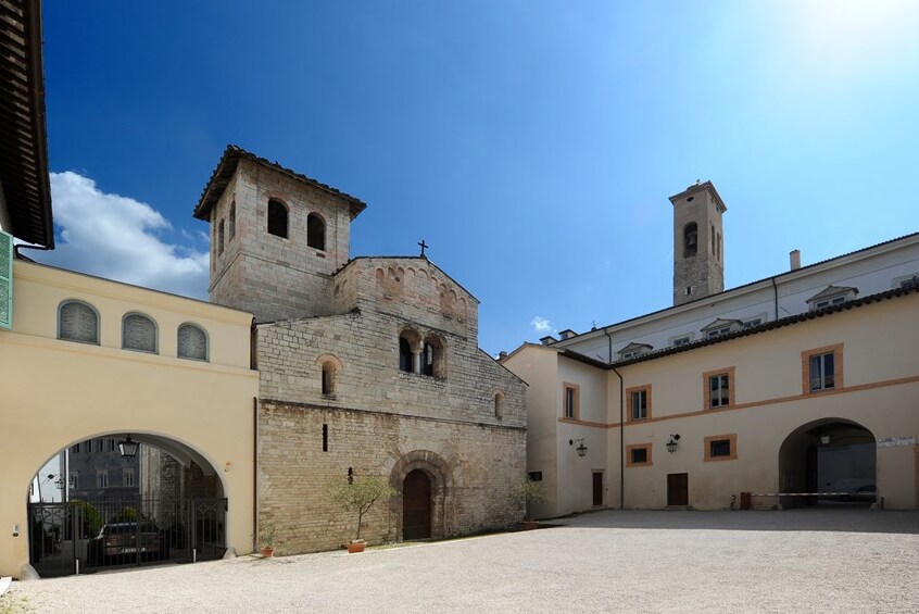 Basílica de Santa Eufemia - Spoleto | Secret World Trip Planner