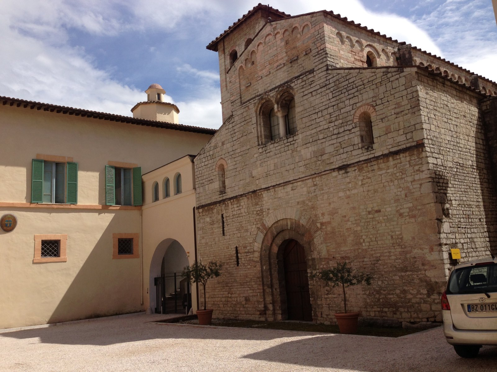 Basílica de Santa Eufemia - Spoleto | Secret World Trip Planner