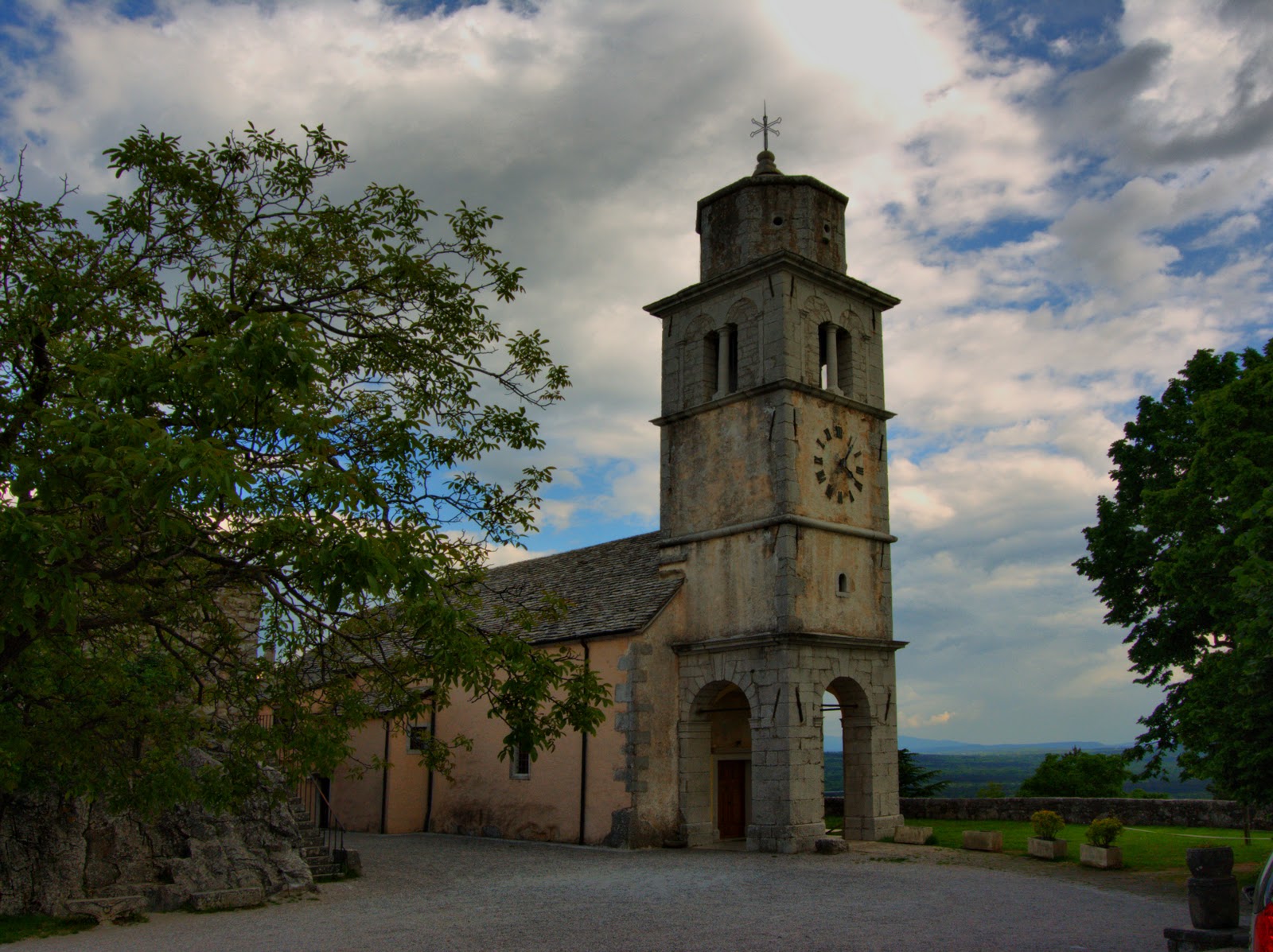 Sanktuarium w Monrupino - Col | Secret World Trip Planner