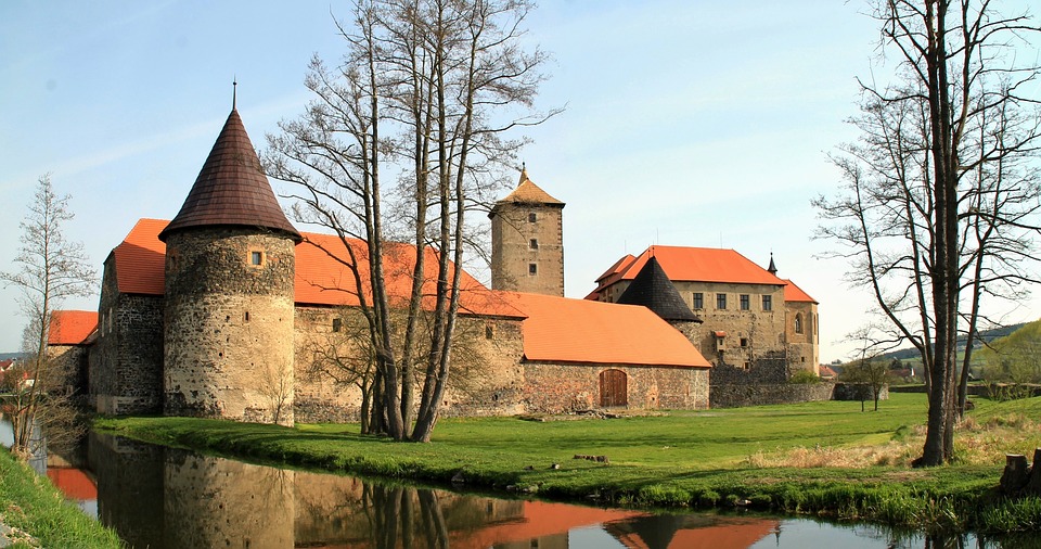 Château de Svihov - ?erné jezero | Secret World Trip Planner