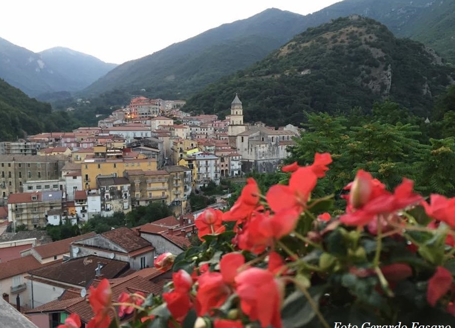 Il Borgo di Campagna e la famiglia Grimaldi - Campagna | Secret World Trip Planner