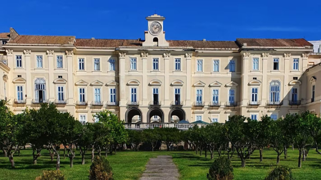 Kasteel - Paleis van Portici - . | Secret World Trip Planner