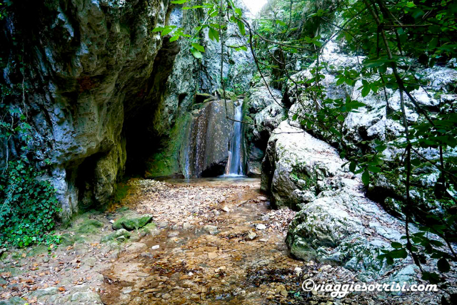 Desfiladeiro de Jana - Via la Rota | Secret World Trip Planner