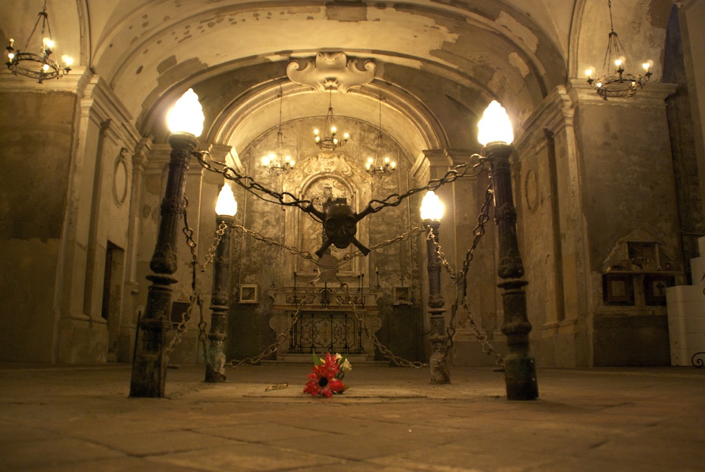Kerk van Santa Maria delle Anime del Purgatorio in Arco - Napoli | Secret World Trip Planner